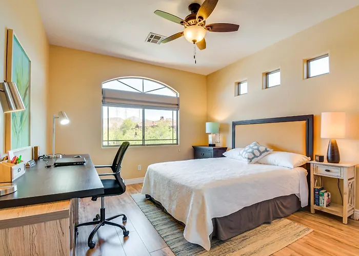 Holiday home 7 Mi To Tpc Scottsdale: W/ Pool